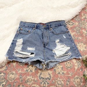 Signature 8 Distressed High Rise Shorts Size L